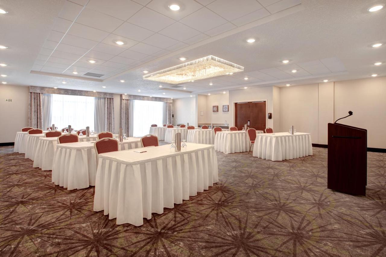 The Landing Hotel & Conference Centre St. Paul Zewnętrze zdjęcie