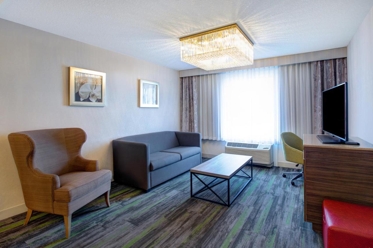 The Landing Hotel & Conference Centre St. Paul Zewnętrze zdjęcie