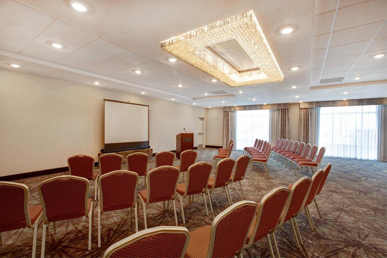 The Landing Hotel & Conference Centre St. Paul Zewnętrze zdjęcie